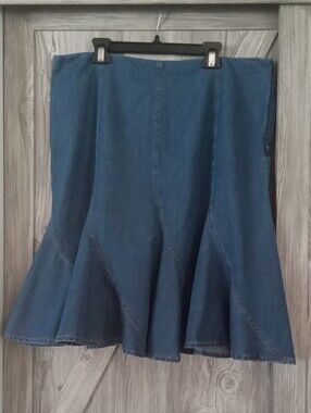 Jones New York Blue Denim Flared Skirt 14/16